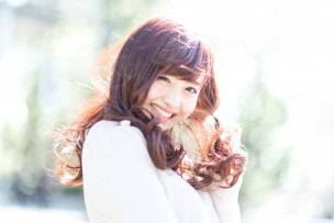 光コラボへの転用を考えて、メリットと注意点に納得の女の子