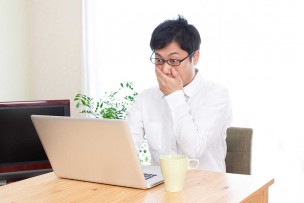 DTI光のサービス内容に驚きを隠せない男性