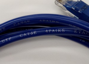 カテゴリー5eのLANケーブル